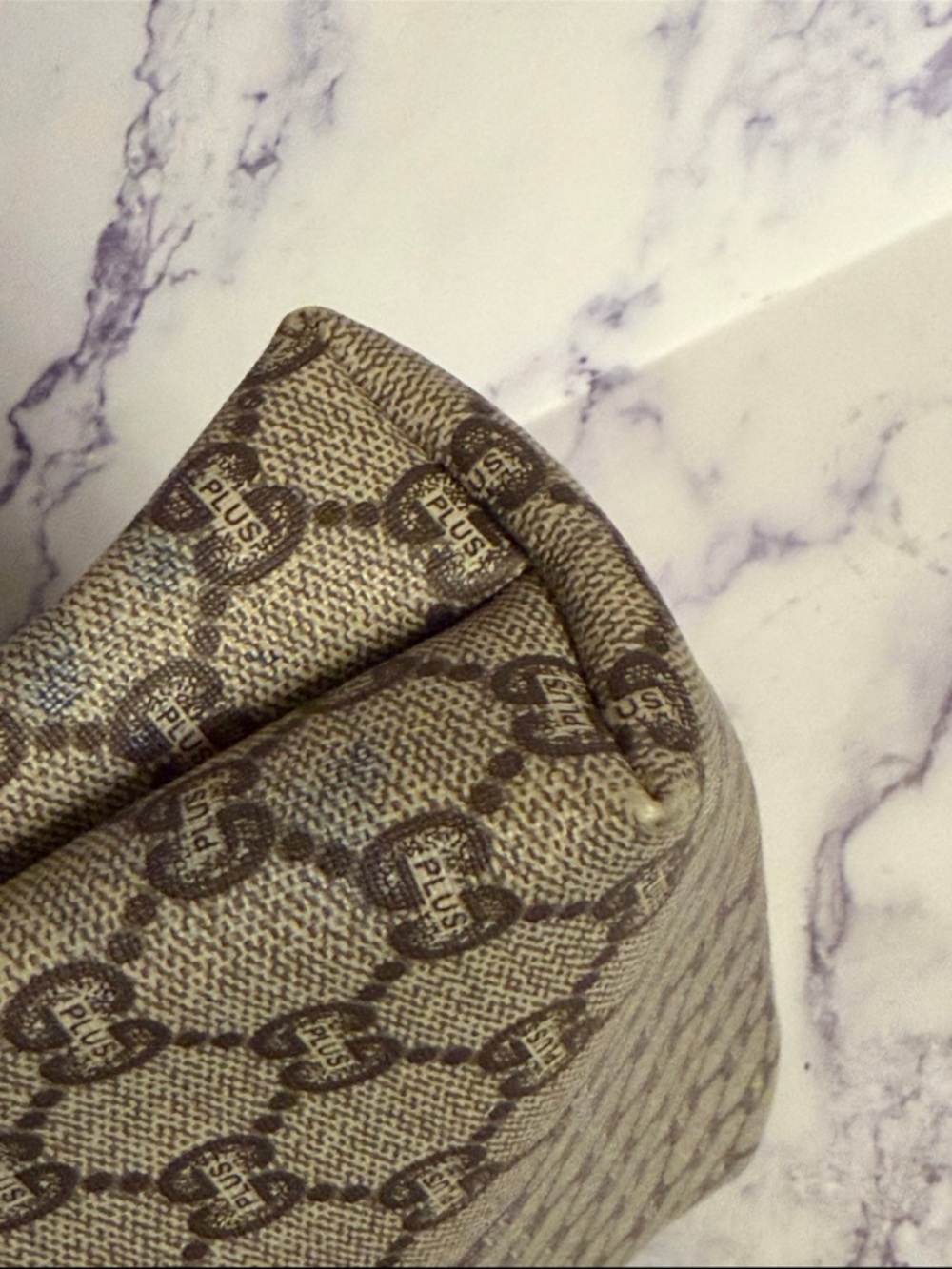 Gucci Beige GG Supreme Canvas Crossbody with Gold Chain - Picture 4 of 8